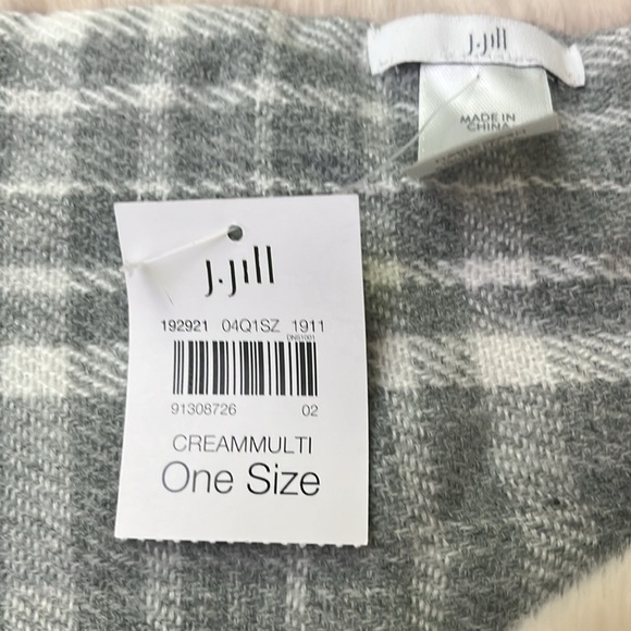 🆕 J.Jill Faux-Fur Cream and Gray Reversible
Scarf - Picture 8 of 10